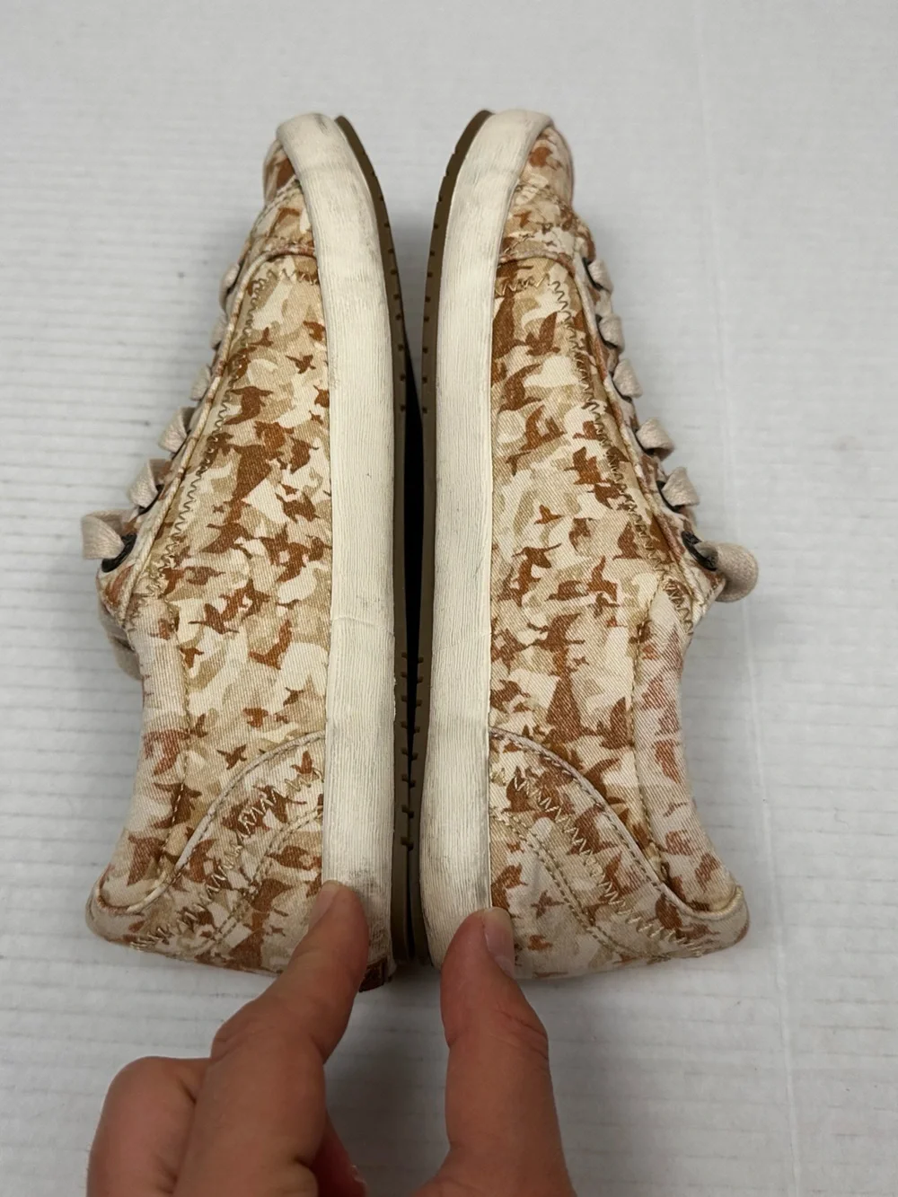 Taos Star Women's Shoes Sneakers Bird Pattern Rare Camouflage Camo Size 7.0
